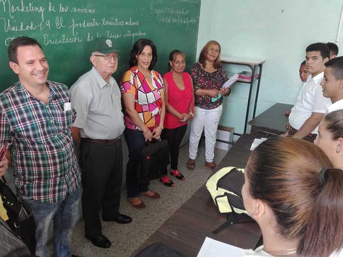 Recorren Politécnico Conrado Milanés Lemes, de Bayamo (+fotos) Recorren Politécnico Conrado Milanés Lemes, de Bayamo (+fotos)