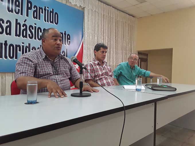 “No se puede renunciar a la ciencia” (+fotos, audios y video) “No se puede renunciar a la ciencia” (+fotos, audios y video)