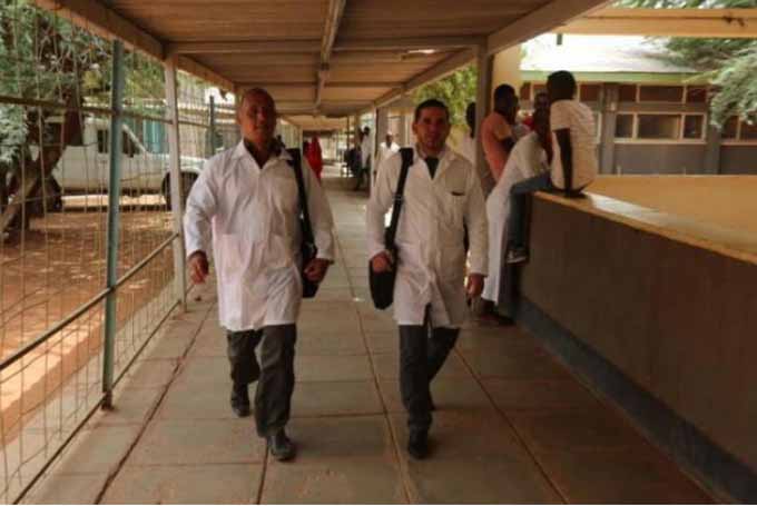 Ratifica Ministra de Salud de Kenya que continúan las acciones para lograr el regreso de nuestros dos médicos secuestrados Ratifica Ministra de Salud de Kenya que continúan las acciones para lograr el regreso de nuestros dos médicos secuestrados
