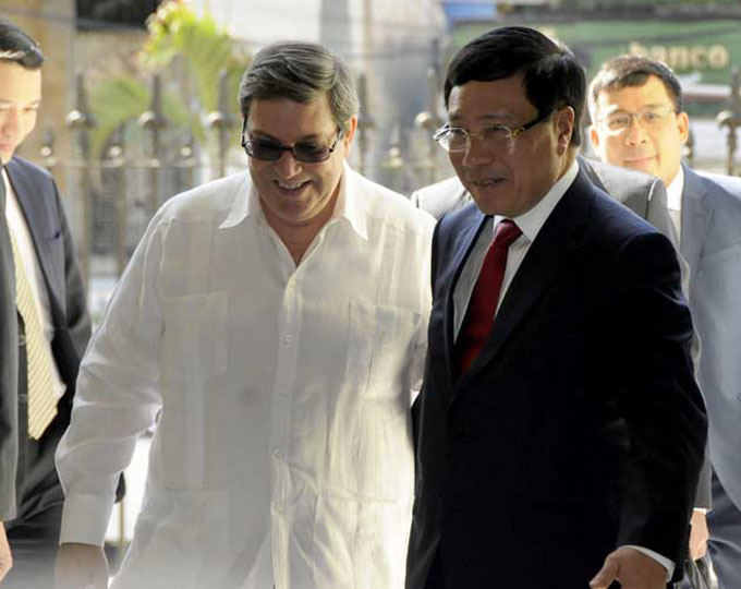 Canciller cubano recibe a viceprimer ministro de Vietnam (+fotos) Canciller cubano recibe a viceprimer ministro de Vietnam (+fotos)