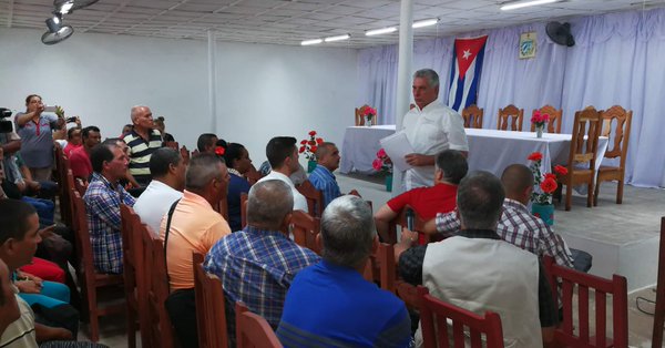 Prosigue Presidente de Cuba visita a provincia Pinar del Río (+ video)