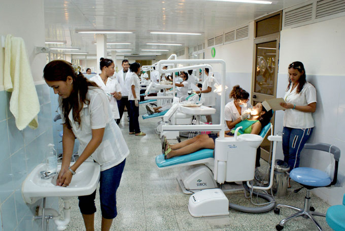 Inician proceso de acreditación a carrera de Estomatología Inician proceso de acreditación a carrera de Estomatología