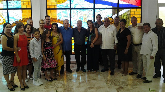 Abrazo de Granma a Pachy Naranjo (+ fotos) Abrazo de Granma a Pachy Naranjo (+ fotos)