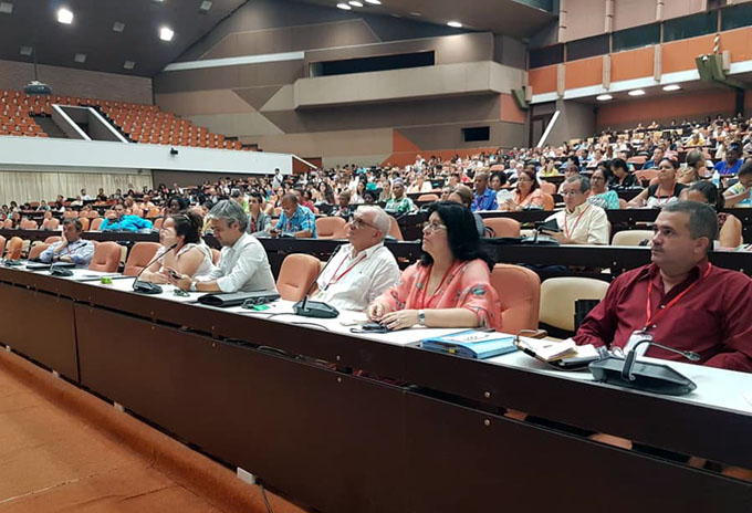 Comunicadores debaten en Cuba sobre la influencia de redes sociales (+ fotos)