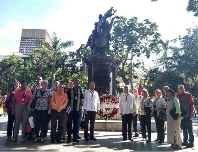 Delegación cubana a Foro de Sao Paulo rinde tributo a Bolívar y Martí (+Fotos) Delegación cubana a Foro de Sao Paulo rinde tributo a Bolívar y Martí (+Fotos)