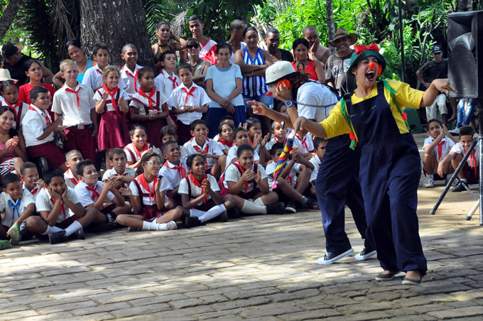 Guerrilla de Teatreros realiza gira por el Día de la Rebeldía nacional Guerrilla de Teatreros realiza gira por el Día de la Rebeldía nacional