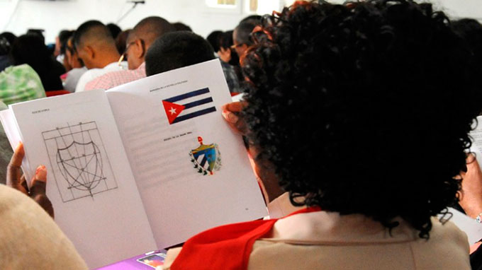 Flexibilizar uso de símbolos nacionales, eje de futura ley cubana Flexibilizar uso de símbolos nacionales, eje de futura ley cubana