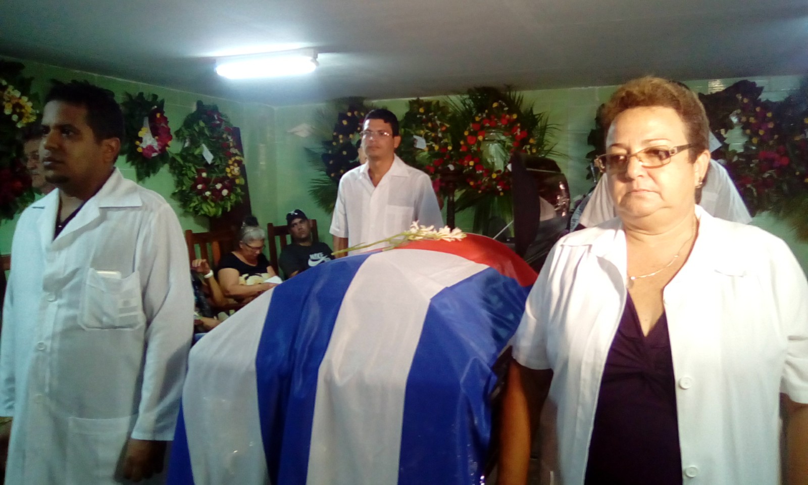 Despiden a joven médico fallecido en misión profesional en Ecuador