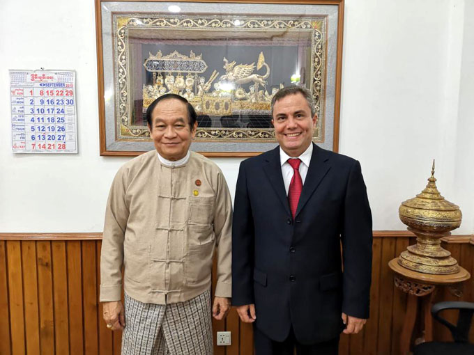 Myanmar y Cuba por impulsar cooperación en salud Myanmar y Cuba por impulsar cooperación en salud