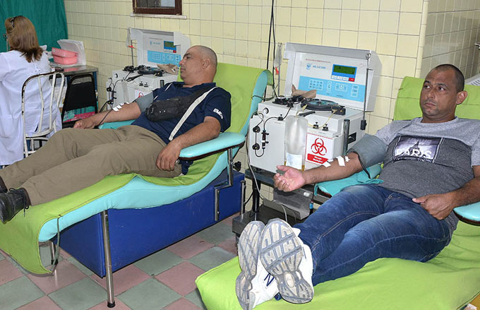 Realizan donaciones de sangre en homenaje al Líder de la Revolución Realizan donaciones de sangre en homenaje al Líder de la Revolución