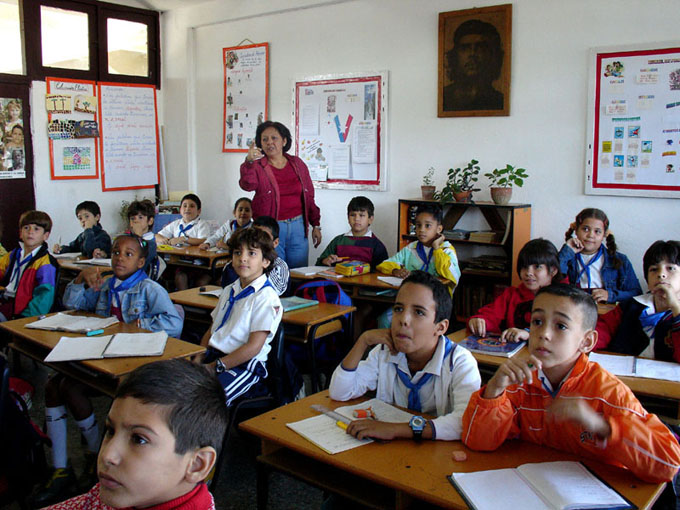 Cuba y Jamaica consolidan cooperación educativa Cuba y Jamaica consolidan cooperación educativa