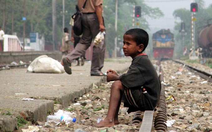 La pobreza golpea en Argentina, uno de cada tres niños padece hambre