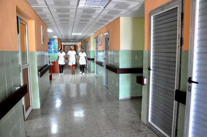 Ahorran electricidad en principal hospital de Manzanillo