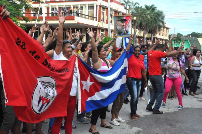 Granma, Vanguardia nacional de los Comités de Defensa de la Revolución (+ fotos y video) Granma, Vanguardia nacional de los Comités de Defensa de la Revolución (+ fotos y video)