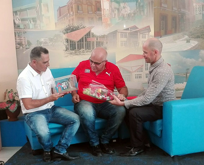 Conceden premio cederista a destacado comunicador (+ video) Conceden premio cederista a destacado comunicador (+ video)