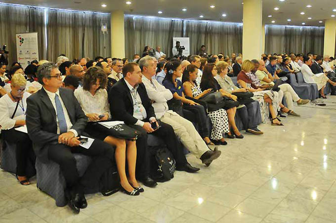 Inauguran en Cuba foro empresarial de las TICs Inauguran en Cuba foro empresarial de las TICs