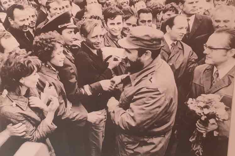 Presidente de Cuba inaugura en Belarús exposición sobre Fidel Castro Presidente de Cuba inaugura en Belarús exposición sobre Fidel Castro