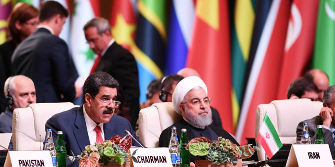 Maduro insta a Mnoal a alzar las banderas de la independencia Maduro insta a Mnoal a alzar las banderas de la independencia