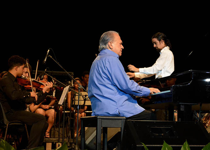 Ofrecen en Bayamo concierto por el Día de la cultura cubana (+ fotos y video) Ofrecen en Bayamo concierto por el Día de la cultura cubana (+ fotos y video)