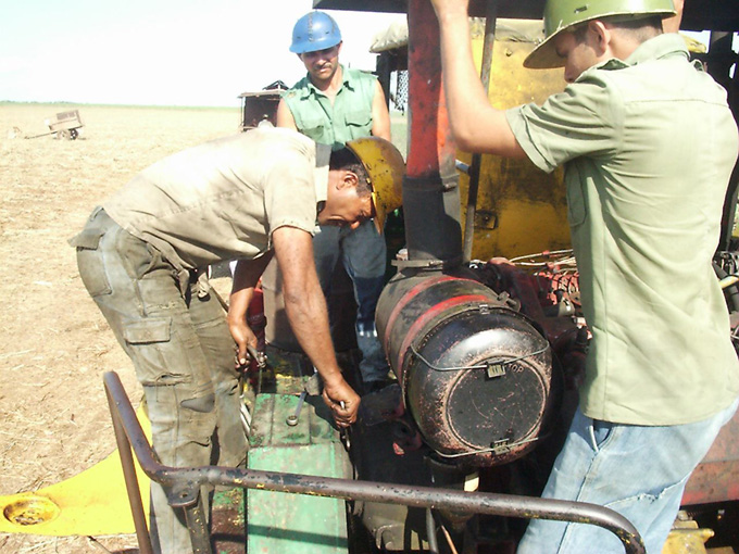 Deviene intercambio de experiencias ejercicio integral de zafra en Campechuela. Deviene intercambio de experiencias ejercicio integral de zafra en Campechuela.