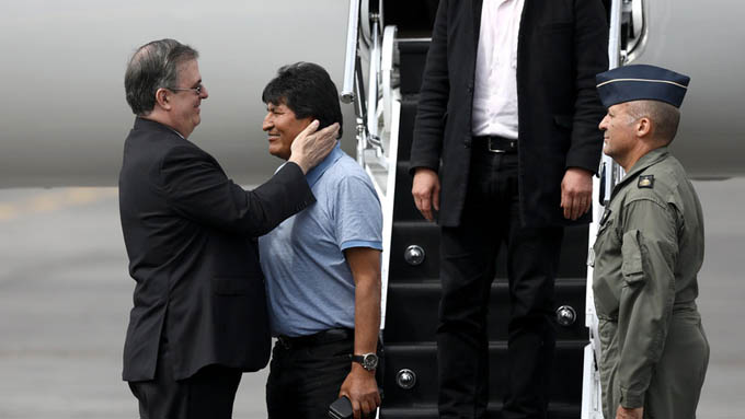 Evo Morales llega México tras el golpe de Estado en su contra (+fotos y videos) Evo Morales llega México tras el golpe de Estado en su contra (+fotos y videos)