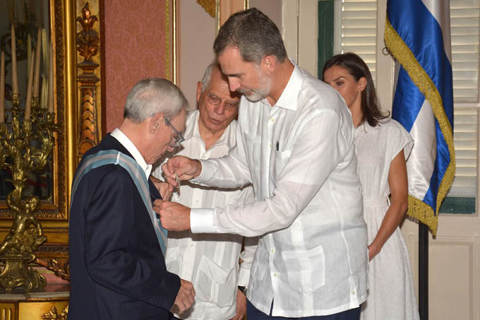 Recibe Eusebio Leal Gran Cruz de la Orden Española de Carlos III (+fotos)