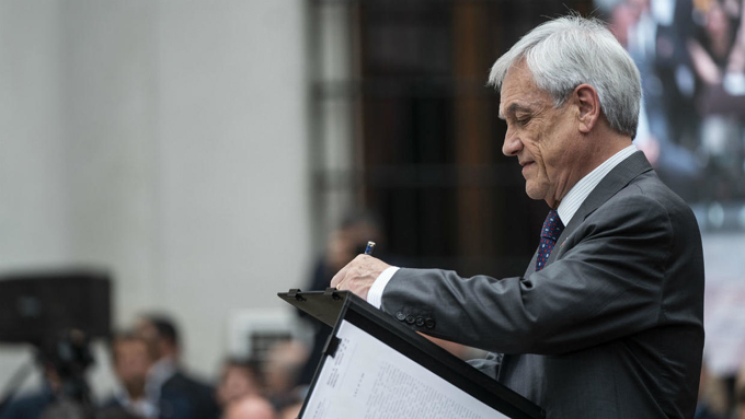 Llueven críticas a presidente de Chile por polémicas declaraciones