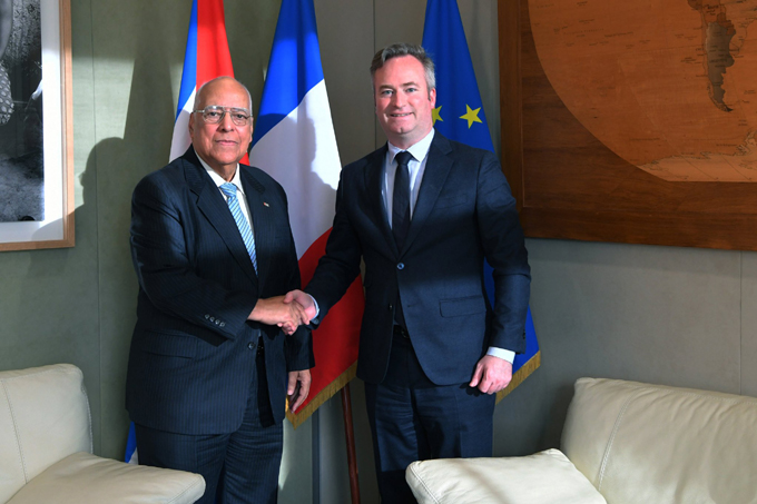 Cuba y Francia por ampliar sus relaciones comerciales Cuba y Francia por ampliar sus relaciones comerciales