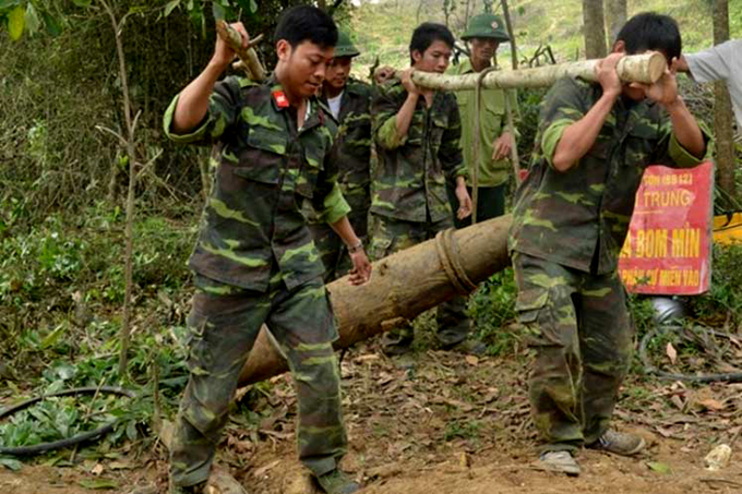 Desactivan en Vietnam otra bomba quedada de guerra contra EE.UU. Desactivan en Vietnam otra bomba quedada de guerra contra EE.UU.