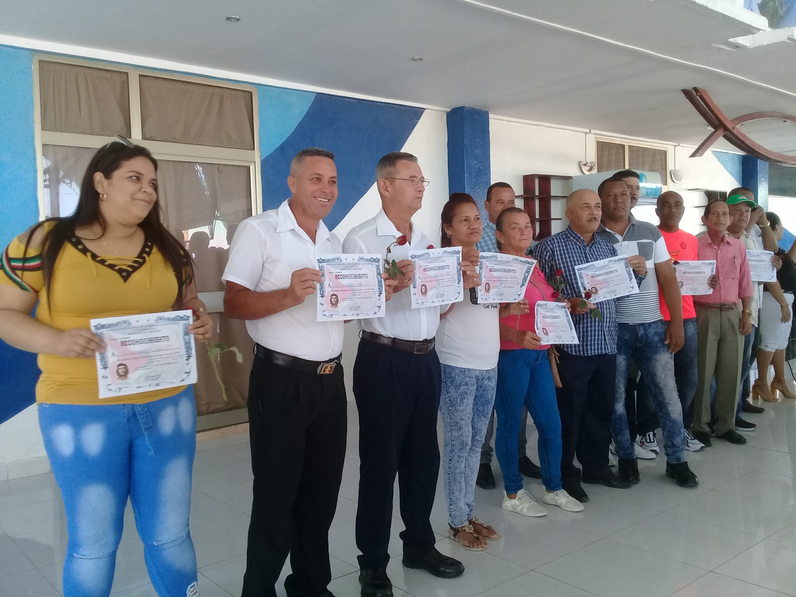 “Servir siempre bien” “Servir siempre bien”