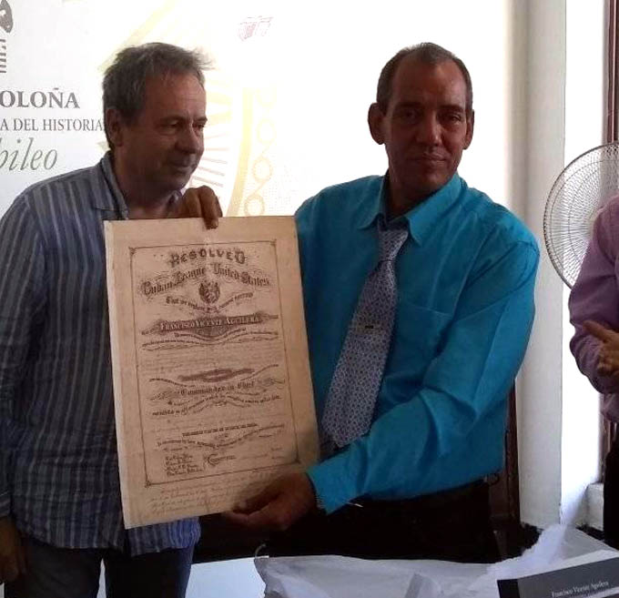 Donan importante documento a la Oficina del Historiador de Bayamo