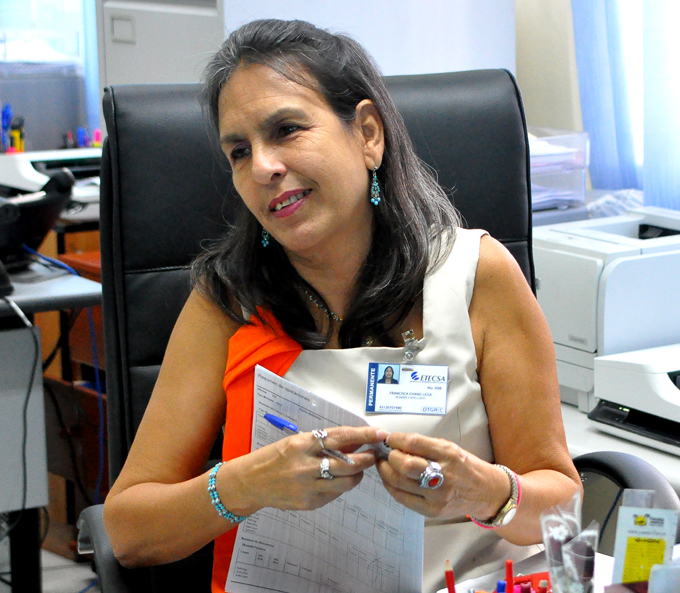 Riendas en manos de mujer Riendas en manos de mujer