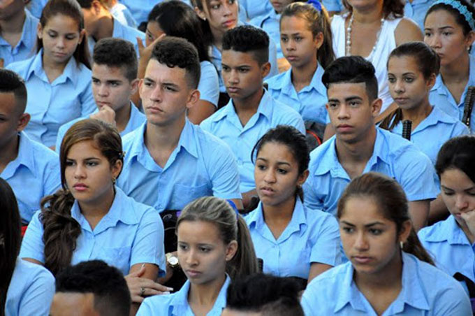 Realizan en Bayamo Primer Encuentro de Preuniversitario