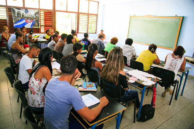Aprueba Ministerio cubano de Educación Superior normativas pos-COVID Aprueba Ministerio cubano de Educación Superior normativas pos-COVID
