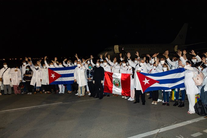 Ya en Perú brigada médica cubana para luchar contra la COVID-19 (+video) Ya en Perú brigada médica cubana para luchar contra la COVID-19 (+video)