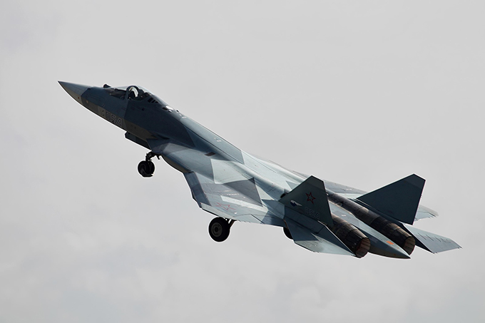 Cazas rusos interceptan avión espía de EE.UU. en mar Negro