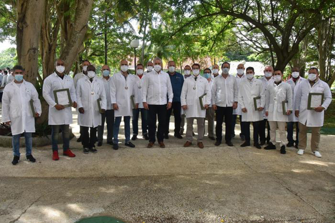 Intercambian Díaz-Canel y Marrero Cruz con miembros de la Brigada médica cubana que combatió la Covid-19 en Lombardía (+video) Intercambian Díaz-Canel y Marrero Cruz con miembros de la Brigada médica cubana que combatió la Covid-19 en Lombardía (+video)