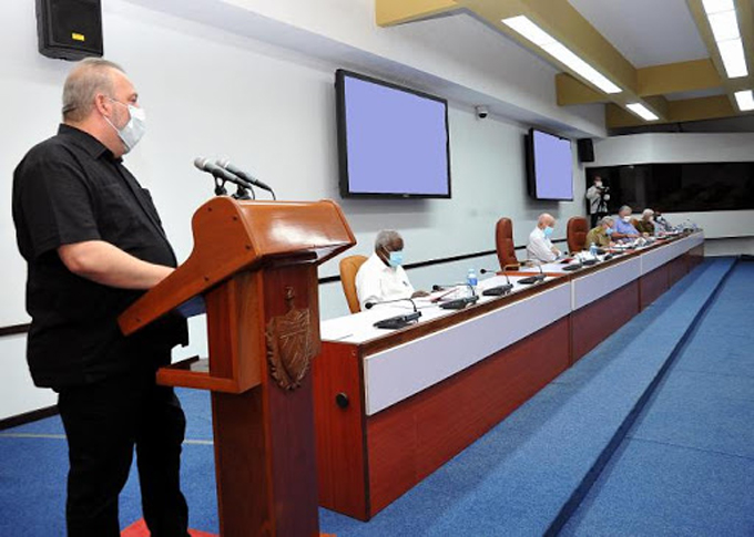 Presidió Raúl reunión del Buró Político donde se analizaron propuestas para la recuperación post COVID-19 (+video) Presidió Raúl reunión del Buró Político donde se analizaron propuestas para la recuperación post COVID-19 (+video)