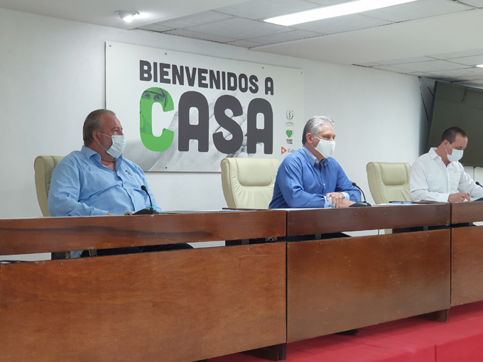 Presidente de Cuba recibe a brigadas médicas que enfrentaron Covid-19 Presidente de Cuba recibe a brigadas médicas que enfrentaron Covid-19