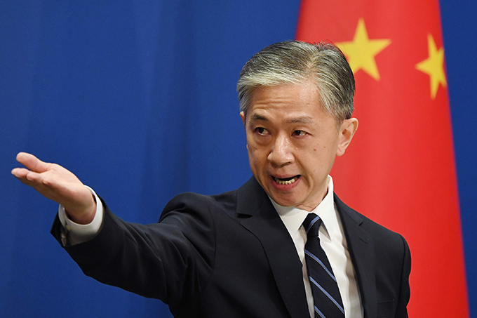 China responderá firme a trabas de EE.UU. contra su prensa