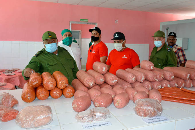 Triplica capacidad de producción centro de elaboración de alimentos para constructores