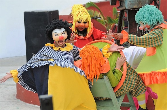 Opciones teatrales en Bayamo y Manzanillo Opciones teatrales en Bayamo y Manzanillo