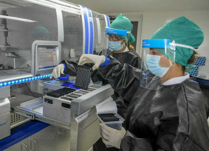 Donan a Cuba materiales para ampliar capacidades de investigaciones sobre la COVID-19