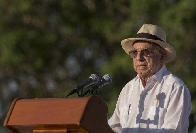 Felicita Presidente cubano a José Ramón Machado Ventura por su cumpleaños 90