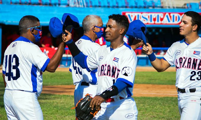 Alazanes suben al tercer puesto en campeonato cubano de béisbol