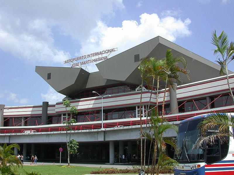Primer ministro de Cuba anuncia operaciones en aeropuerto de capital