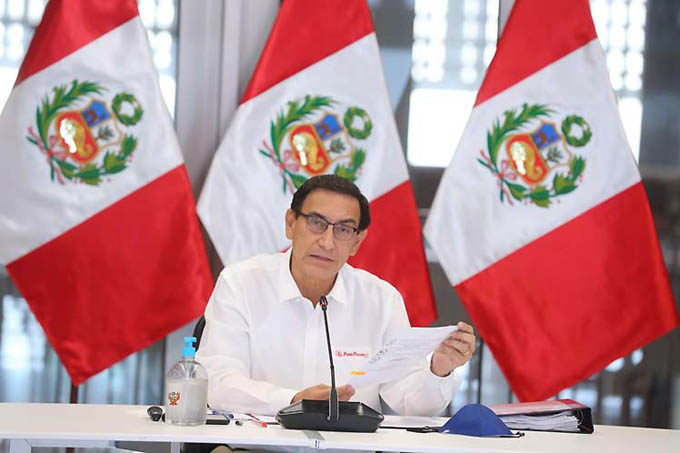 Congreso destituye a presidente de Perú y desata controversia Congreso destituye a presidente de Perú y desata controversia