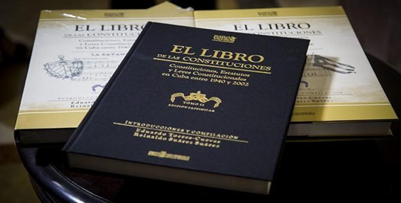Presentan en Bayamo tercer tomo del Libro de las Constituciones. Presentan en Bayamo tercer tomo del Libro de las Constituciones.