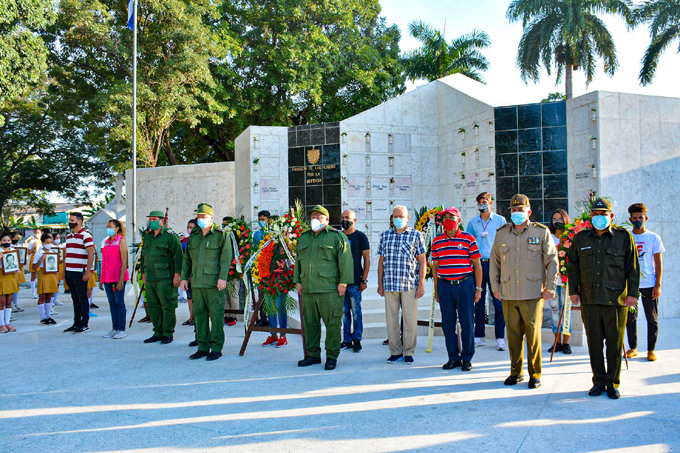 Rinden homenaje en Bayamo a caídos en misiones internacionalistas (+fotos y audio)