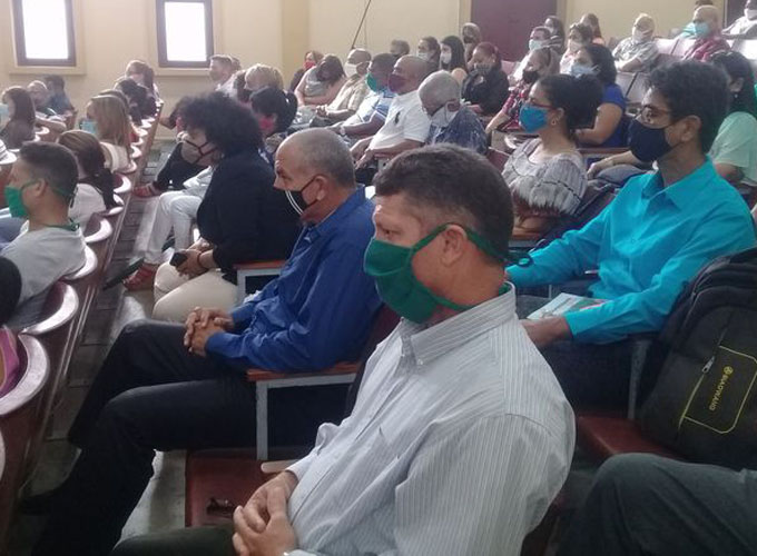Intercambio partidista con juristas y líderes religiosos Intercambio partidista con juristas y líderes religiosos